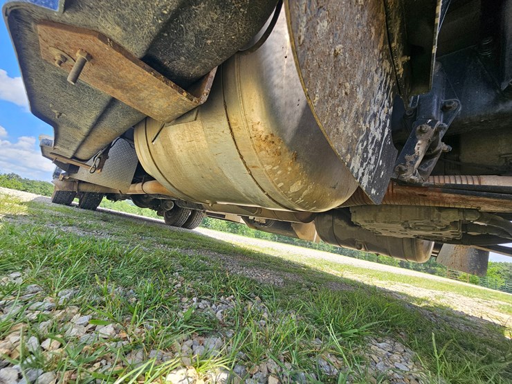 2007-peterbilt-335-image-112