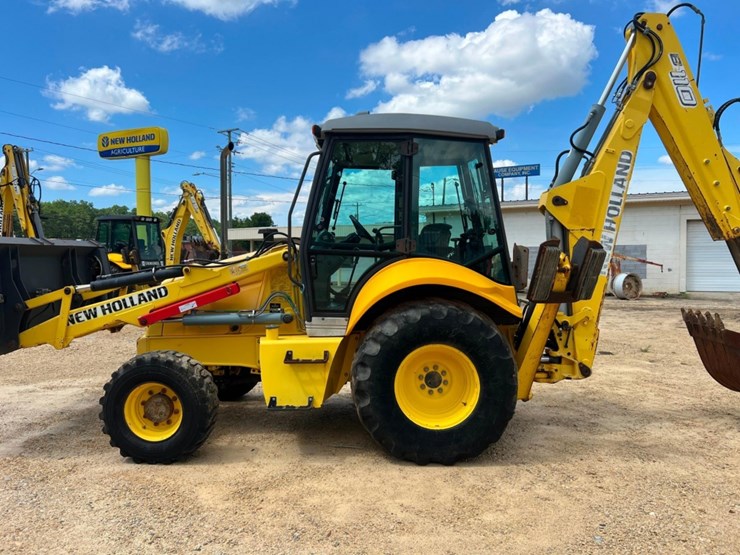 2008-new-holland-b110-image-1