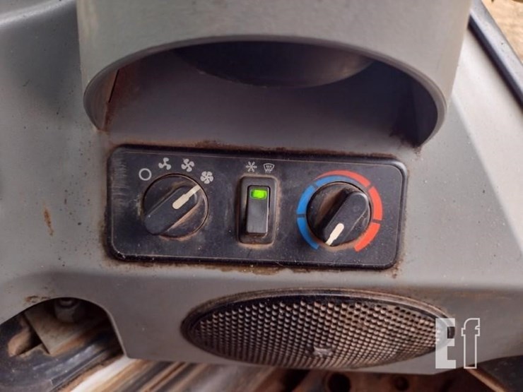 2020-bobcat-t595-image-11