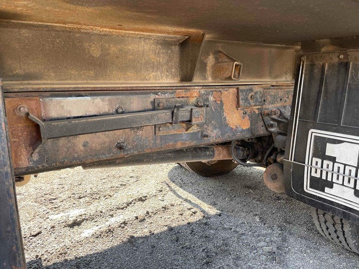 2004-kenworth-t300-single-axle-dump-truck-image-12