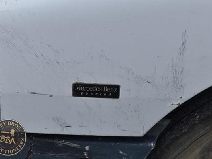 2002-freightliner-century-112-image-2