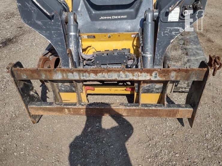 2020-deere-333g-image-17