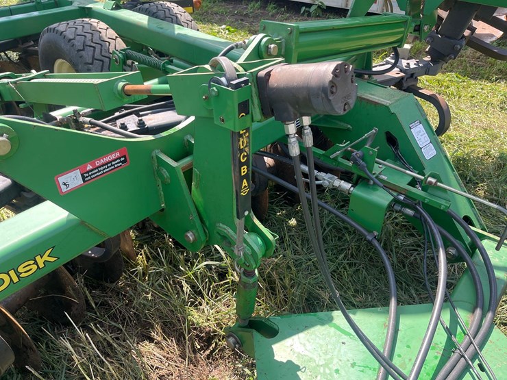 john-deere-637-image-12