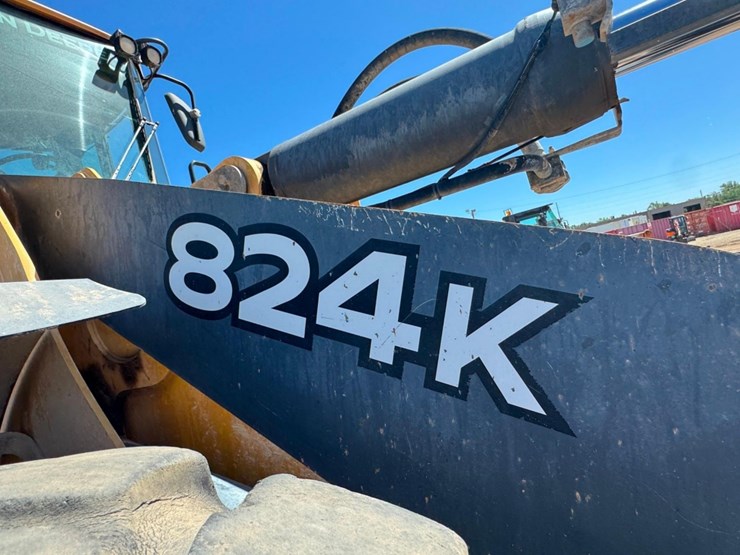 2013-deere-824k-image-43
