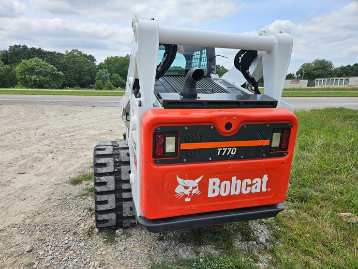 2021-bobcat-t770-image-11
