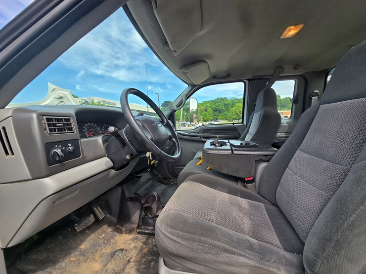 2004-ford-f650-image-75