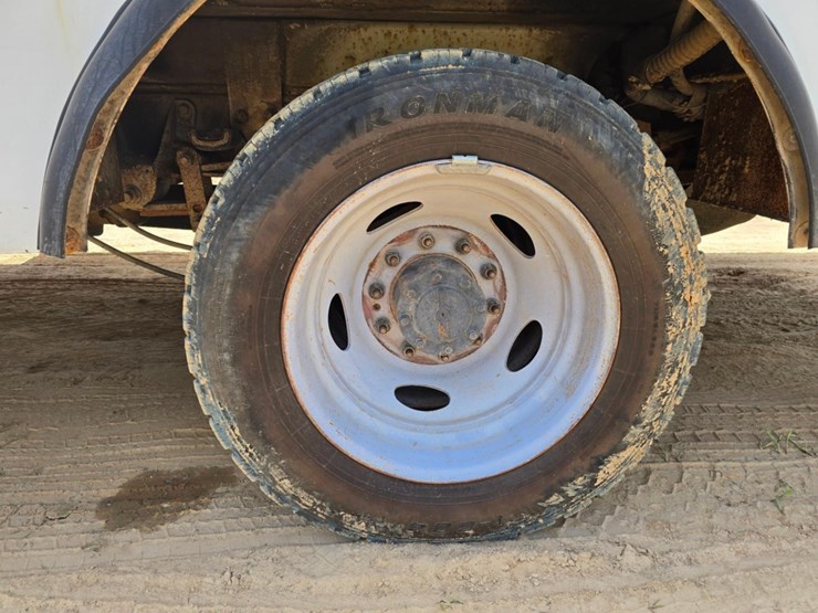 2017-ford-f550-image-39