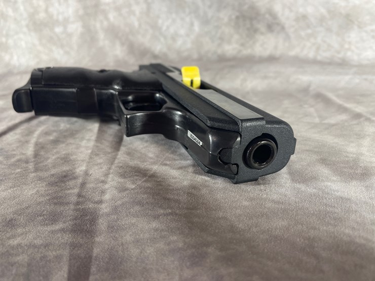 #4374-•-hi-point-cf380-380-auto-pistol,-sn:-p8204504-image-4