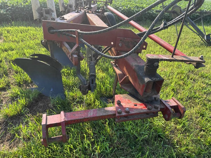 #1425-•-ih-720-4x-auto-reset-plow-image-2