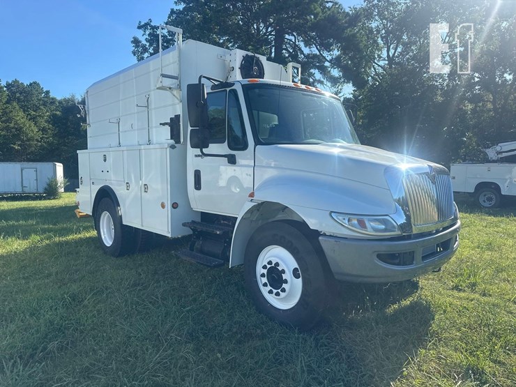 2019-international-durastar-4300-image-2