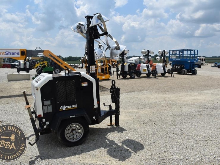 2019-allmand-bros-night-lite-v-series-image-14