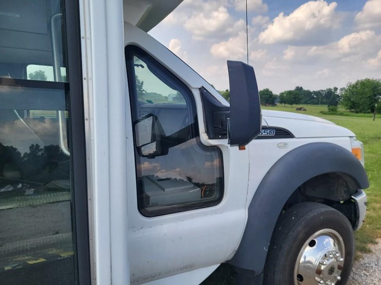 2012-ford-f550-xl-image-15