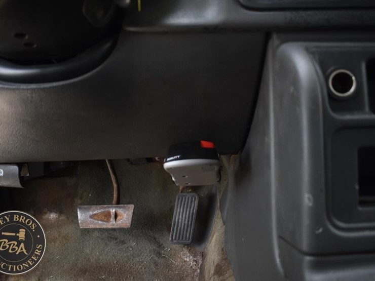2003-chevrolet-silverado-2500-image-47