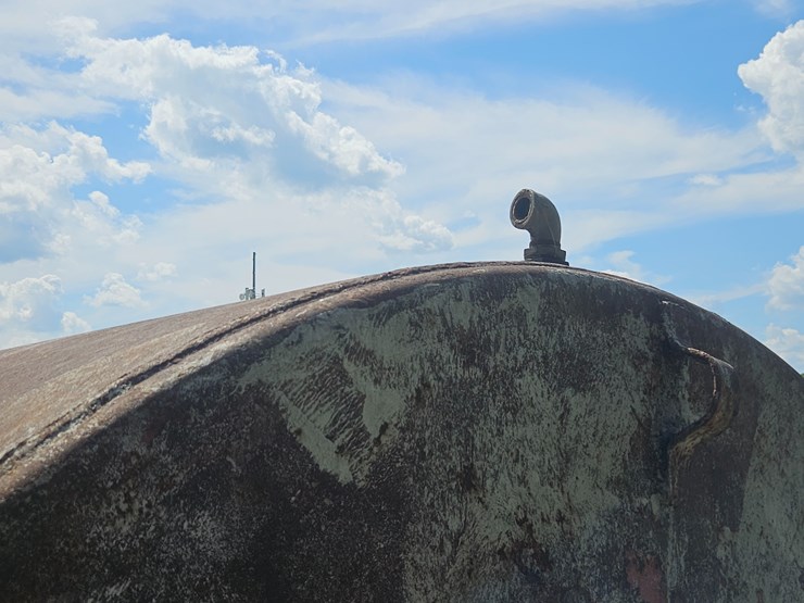 #20849-•-fuel-tank-image-11