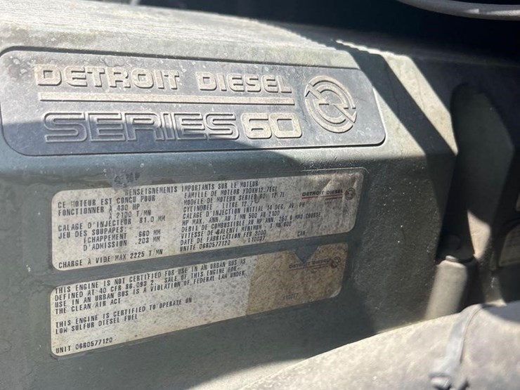 2001-freightliner-century-120-image-28