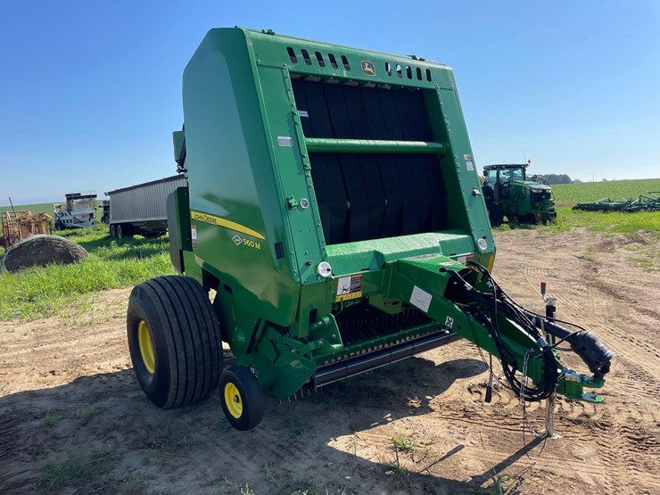 2023-john-deere-560m-image-2