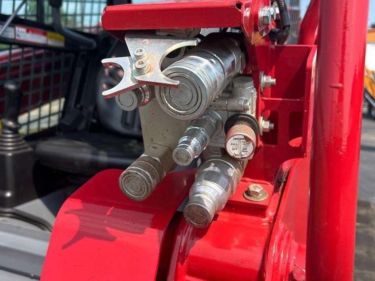 takeuchi-tl12v2-image-11