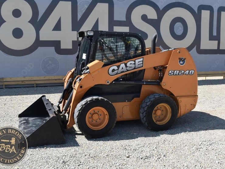 2016-case-sr240-image-9