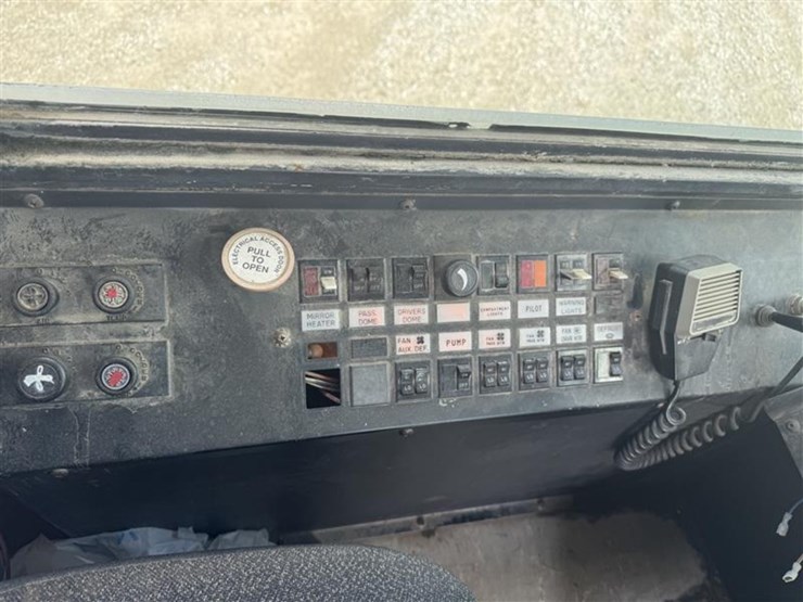 1994-thomas-saf-t-liner-image-17