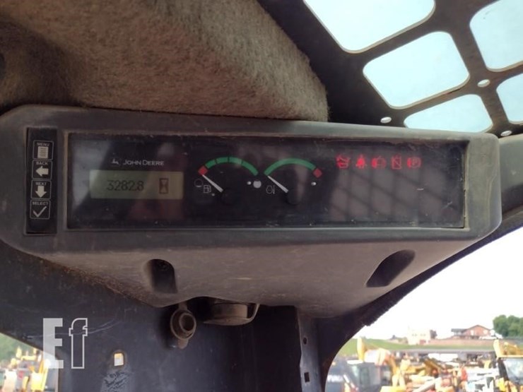 deere-323d-image-7