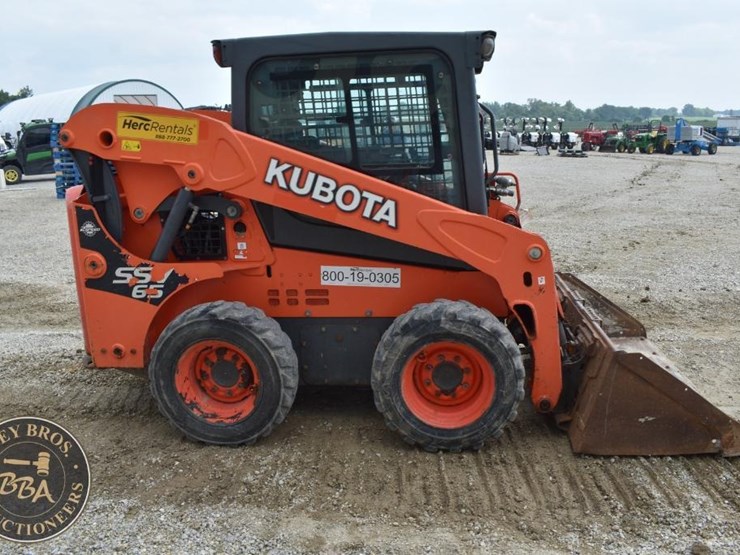 2017-kubota-ssv65-image-24
