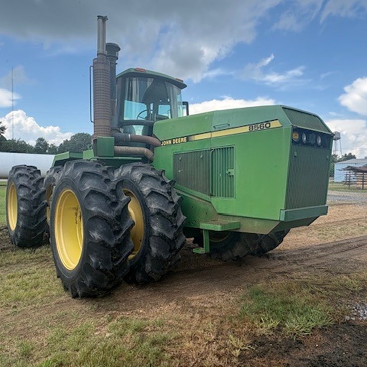 JOHN DEERE 8560