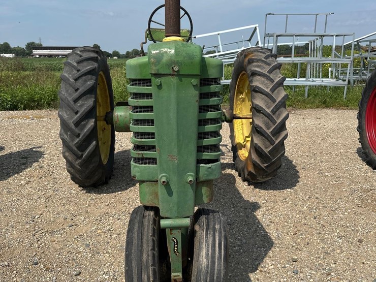 john-deere-b-image-2