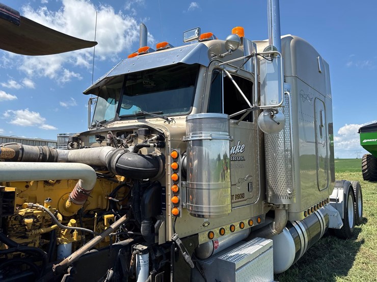 1999-peterbilt-379-image-25