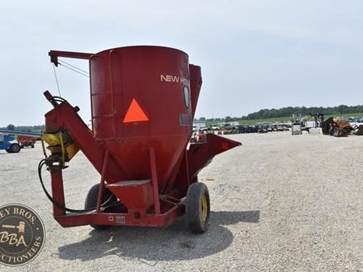 new-holland-353-image-13