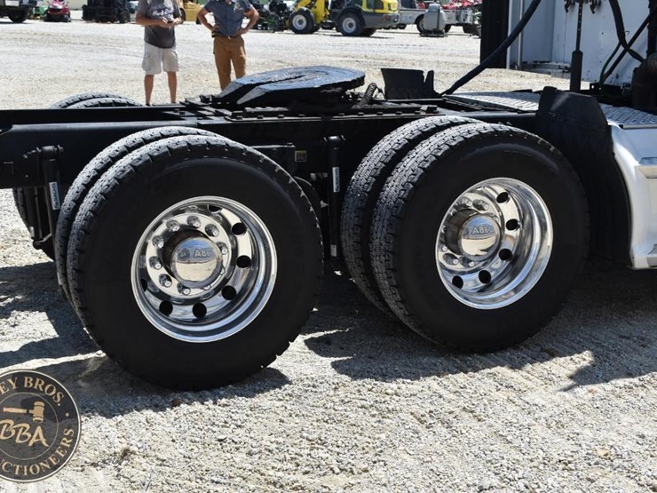 2011-kenworth-t660-image-20