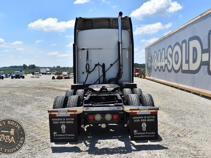 2011-kenworth-t660-image-16