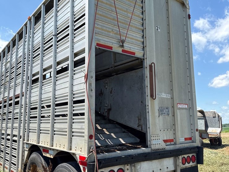 1981-wilson-livestock-trailer-image-6