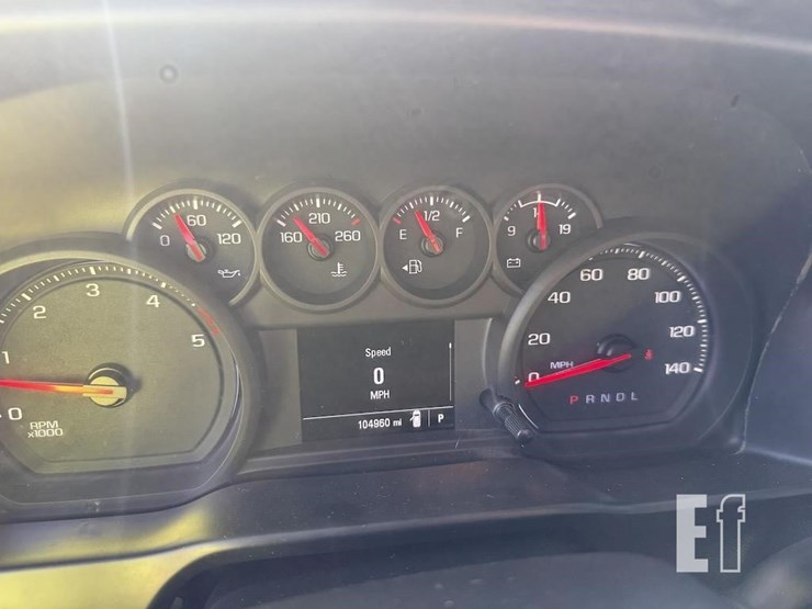 2020-chevrolet-2500-image-12