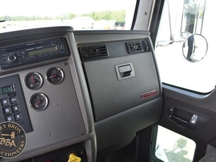 2012-kenworth-t370-image-71