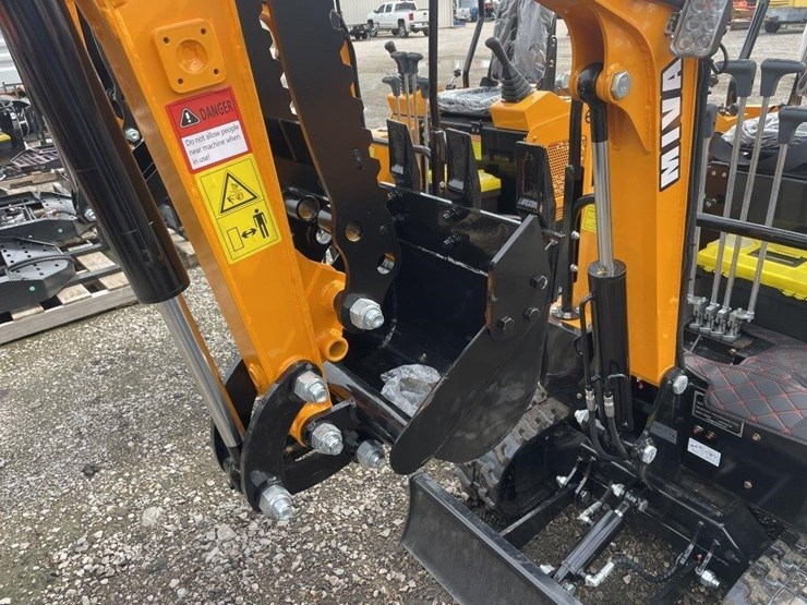 new-miva-mini-excavator:-6.6t-image-8