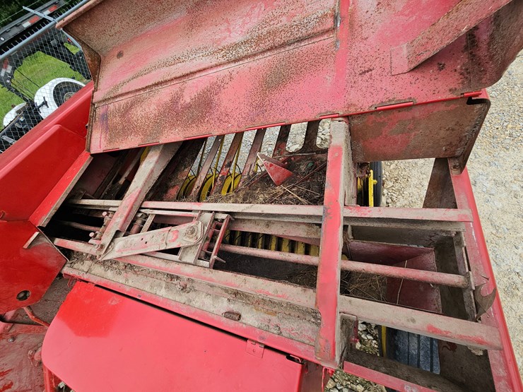 new-holland-310-image-27