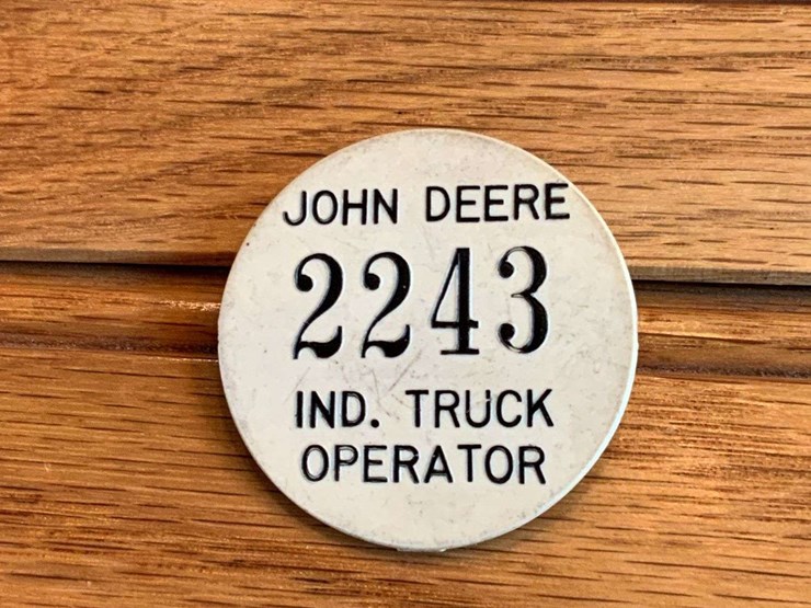 john-deere-ind.-truck-operator-badge-image-1