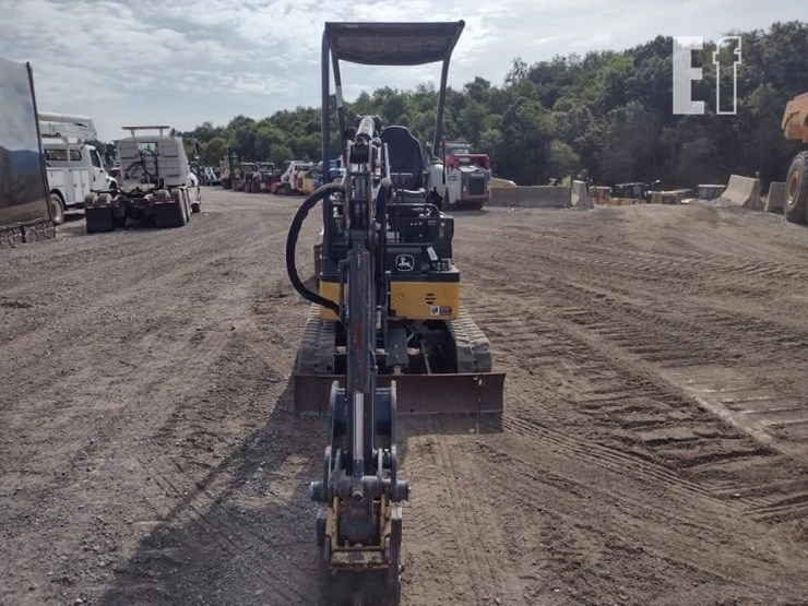 2022-deere-17g-image-2