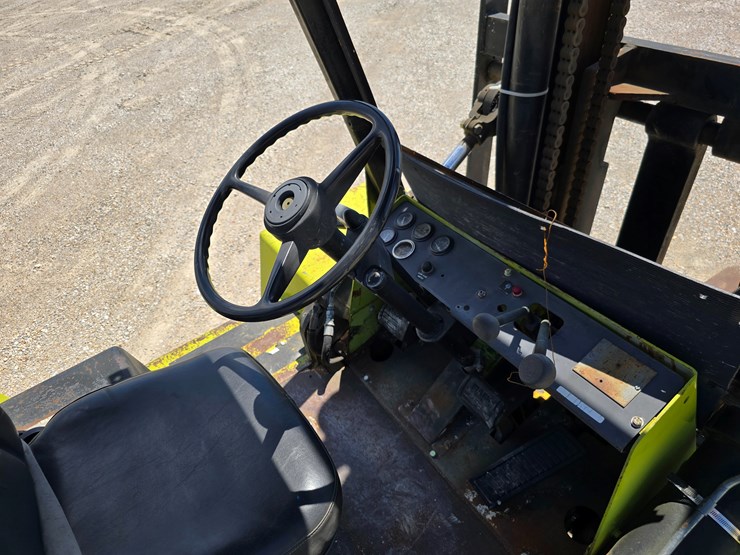 #16610-•-clark-c500y165d-diesel-forklift-image-49