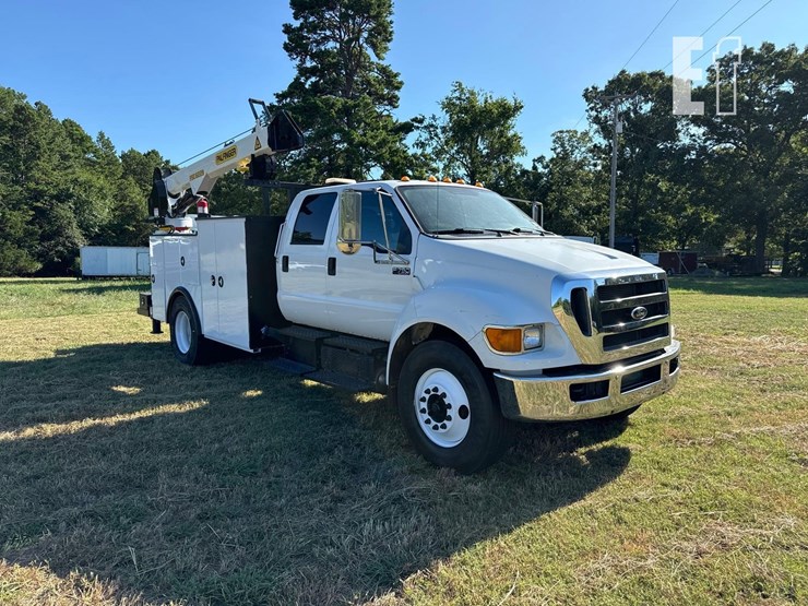 2013-ford-f750-xlt-image-5