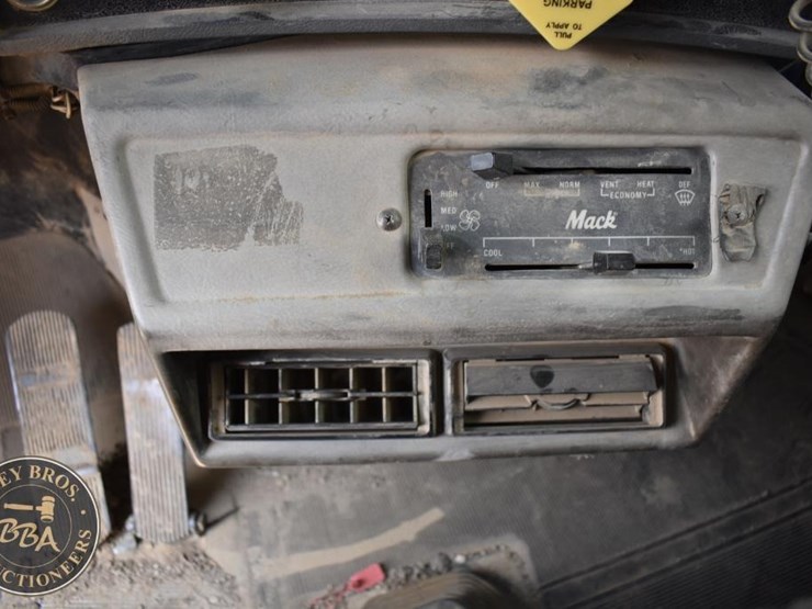 1996-mack-rd688s-image-74