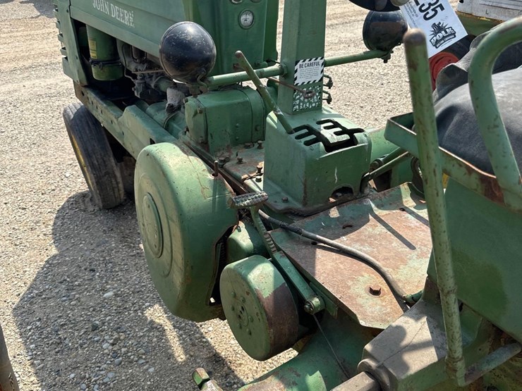 john-deere-b-image-8