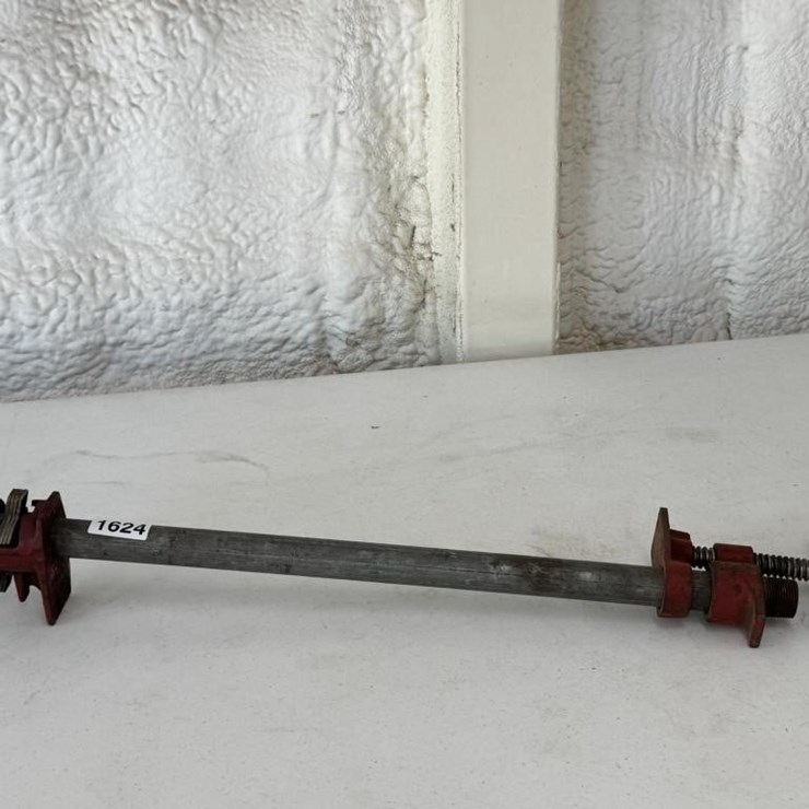 24 in Pipe Clamp