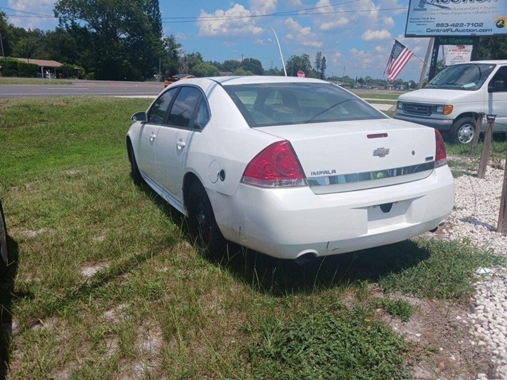 2010-chevrolet-impala-unmarked-image-4