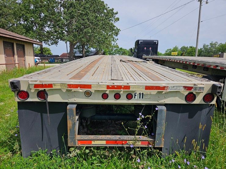 2005-utility-48'-x-102"-image-11