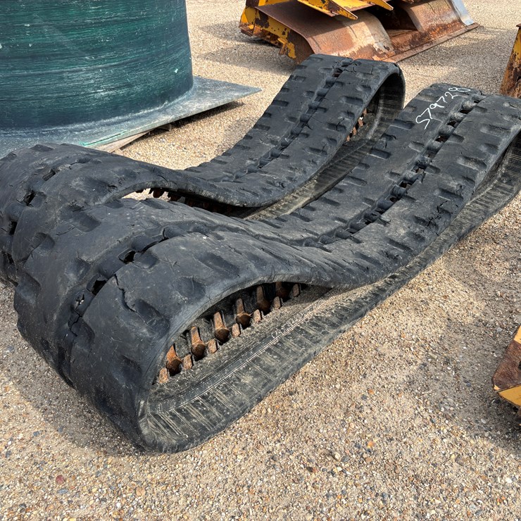 #79728 • RUBBER TRACKS