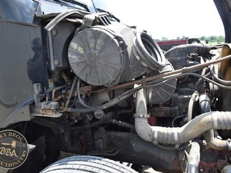 1997-freightliner-century-120-image-47