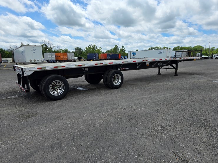 2015-great-dane-48'-x-102"-image-41