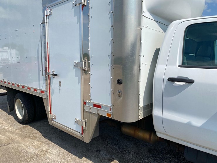 2019-chevrolet-6500-image-17