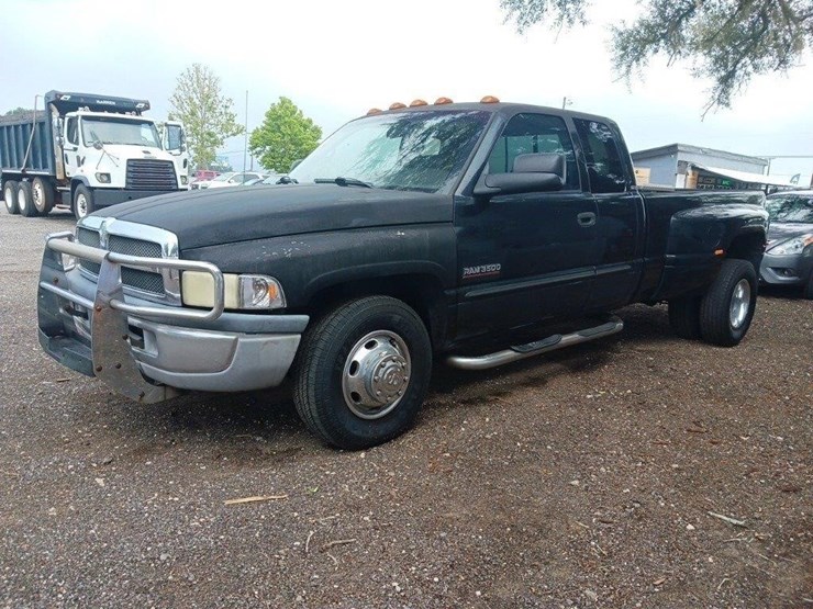 2001-dodge-ram-3500-image-3